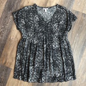 XS maternity shirt